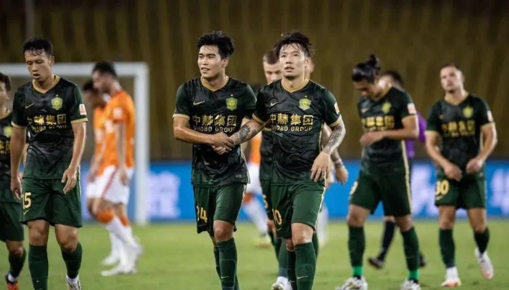 那不勒斯不准备让奥斯梅恩离开奥斯梅恩的情况没有改变，那不勒斯并不打算出售这名球员，只有疯狂的报价才有可能打动他们。